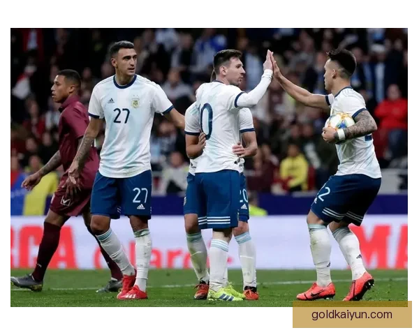 劳塔罗持续提升与不同搭档的默契，状态回暖值得关注。