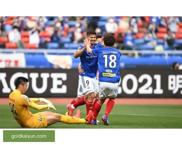 横浜水手在J1联赛中表现稳健，近期状态回暖引人关注